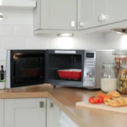 25 Litre Stainless Steel Digital Microwave -russell hobbs Sales lifestyle2 1554217519 1