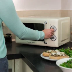 Retro 17 Litre Classic Cream Manual Microwave