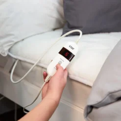 Russell Hobbs Single Electric Heated Blanket -russell hobbs Sales rhesb8001 lifestyle 5