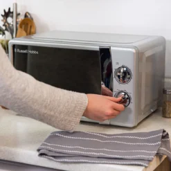 17 Litre Silver Manual Microwave -russell hobbs Sales rhmm701s lifestyle 4